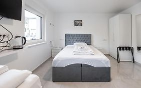Rooms By Staystay I 24 Hours Check-In